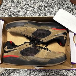 New Nike SB Ishod Wair Light Olive/Black Men’s Size 10.5 [DC7232-300] 2022 Brown